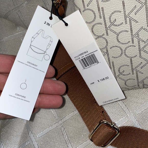 SOLD ๐ฅ๐ฅ2 IN 1 CROSSBODY CALVIN KLEIN BAG - Picture 6 of 17